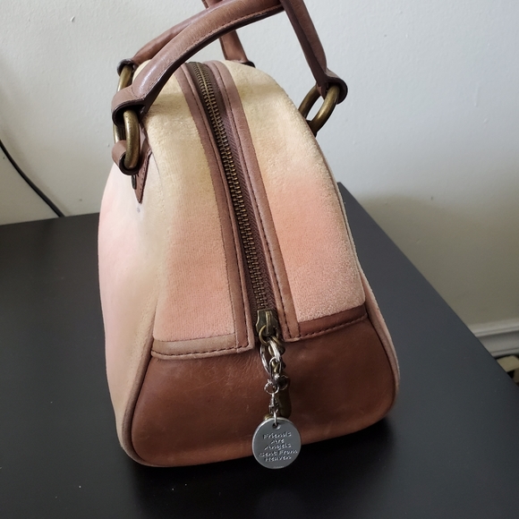 Juicy couture hand bag with medium size L.A purse black - Picture 4 of 4